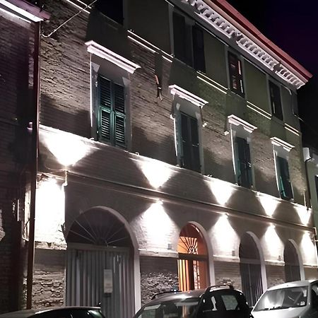 Monolocali Da Vinci Ξενοδοχείο Falconara Marittima Εξωτερικό φωτογραφία